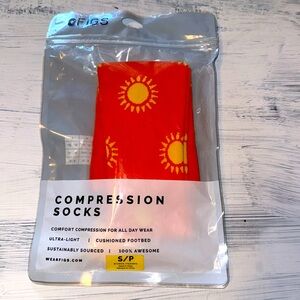 FIGS compression socks S